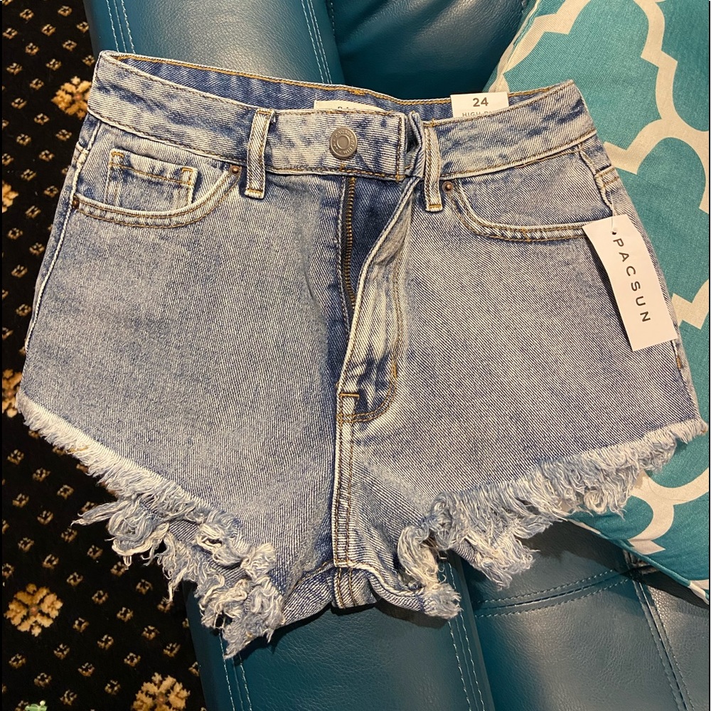 NEVER WORN!!! Pacsun high rise festival shorts